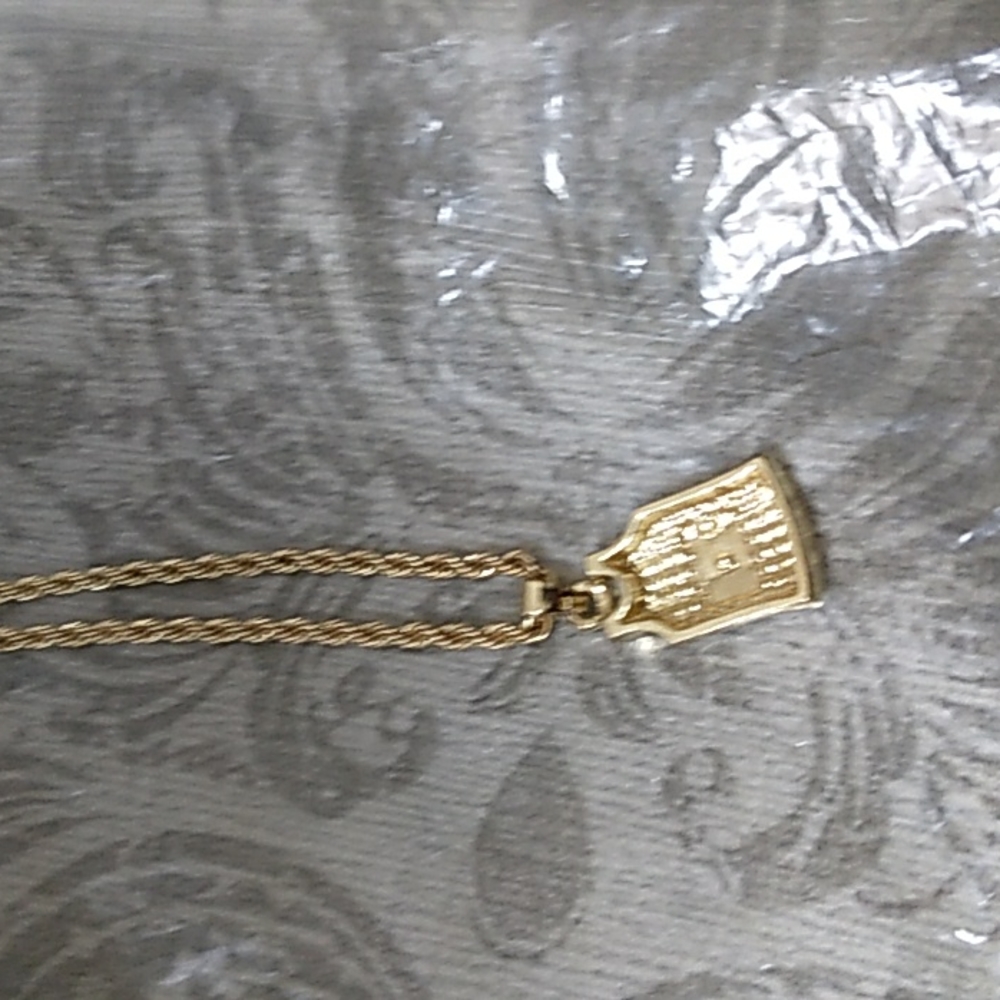 Chain - Picture 2 of 2